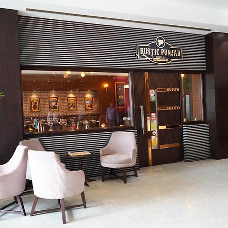 Hotel Imperial Executive Лудхиана Экстерьер фото