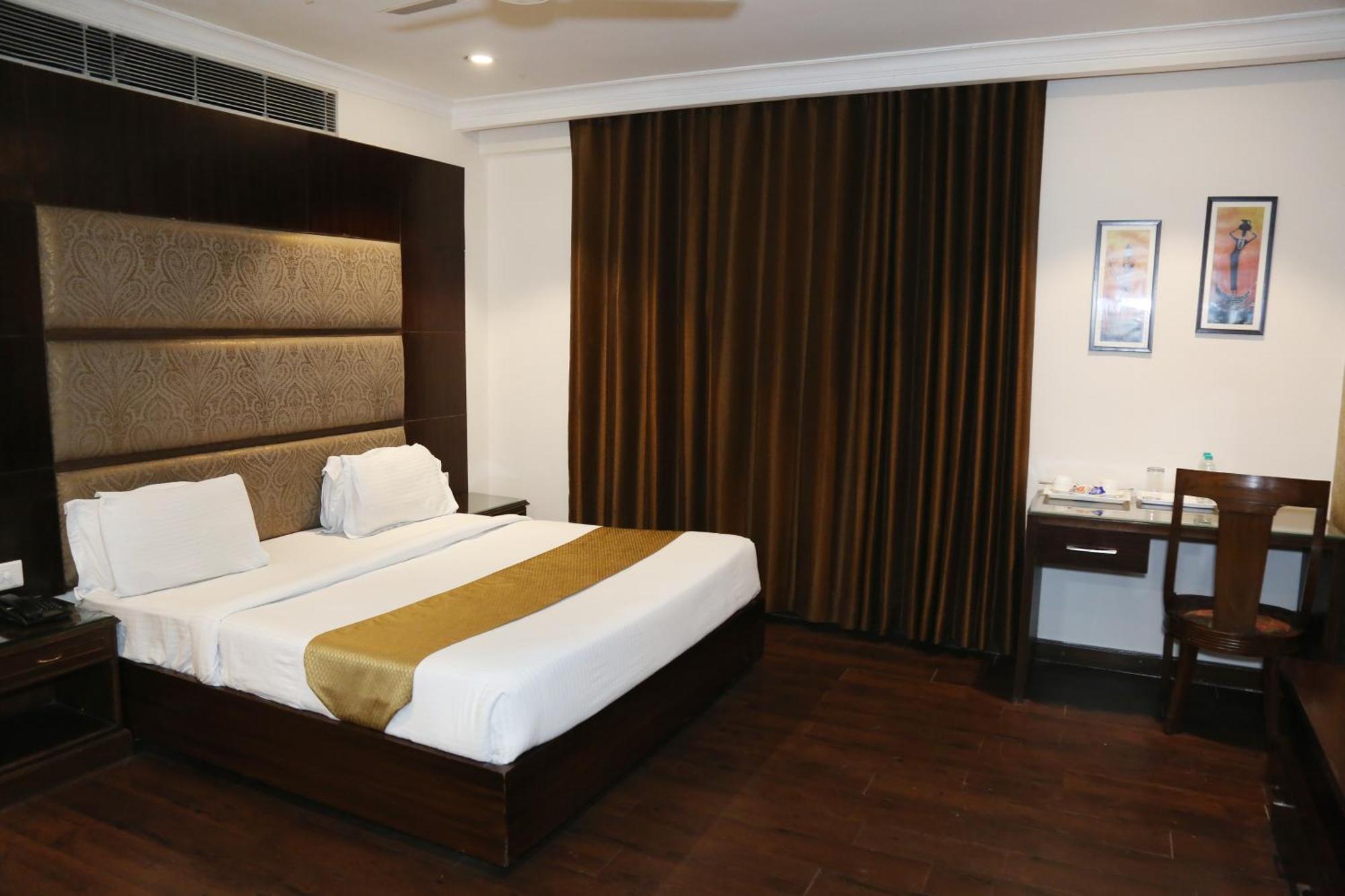 Hotel Imperial Executive Лудхиана Экстерьер фото